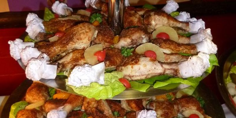 Hähnchenkeule mit typischer Manschette