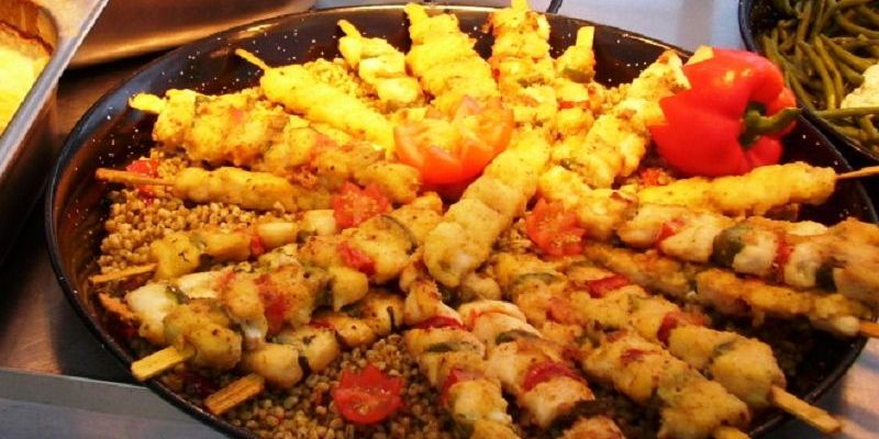 Fischspieße auf Eplinudeln (2).jpg