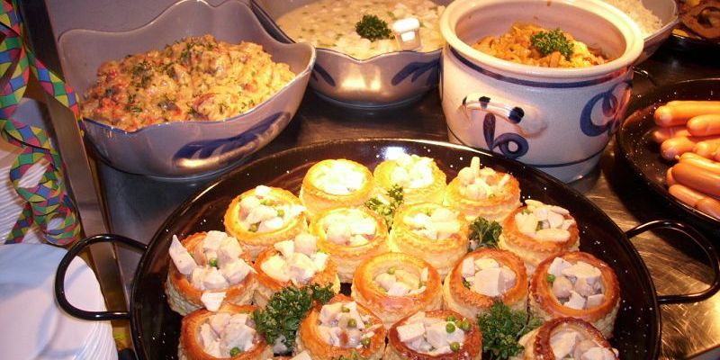 Hühner-Frikasse in Blätterteig-Pastete