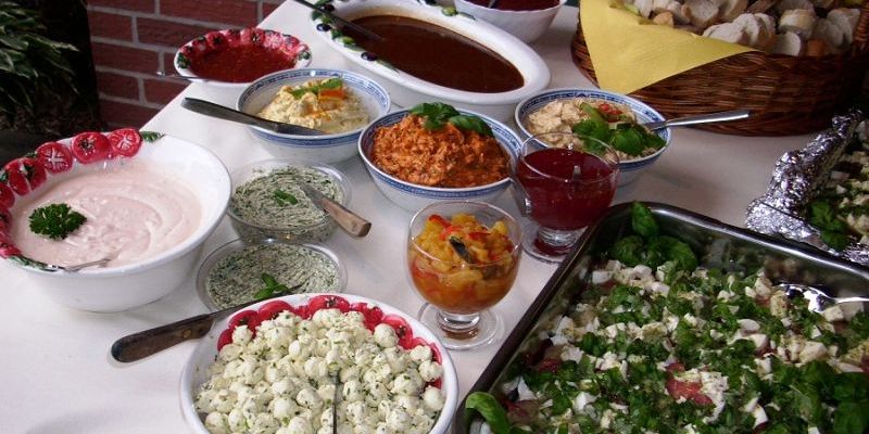 Kein Grillbuffet ohne frische Salate!
