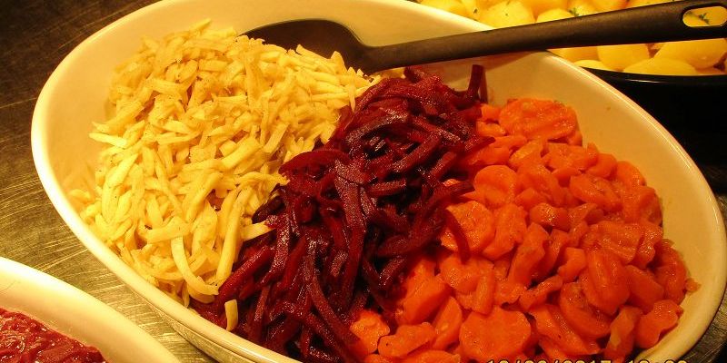Pastinaken - Rote Beete - Moehren.JPG