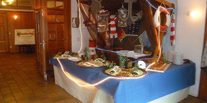 Gerne präsentieren wir die Fischspezialitäten in entsprechender Aufmachung!